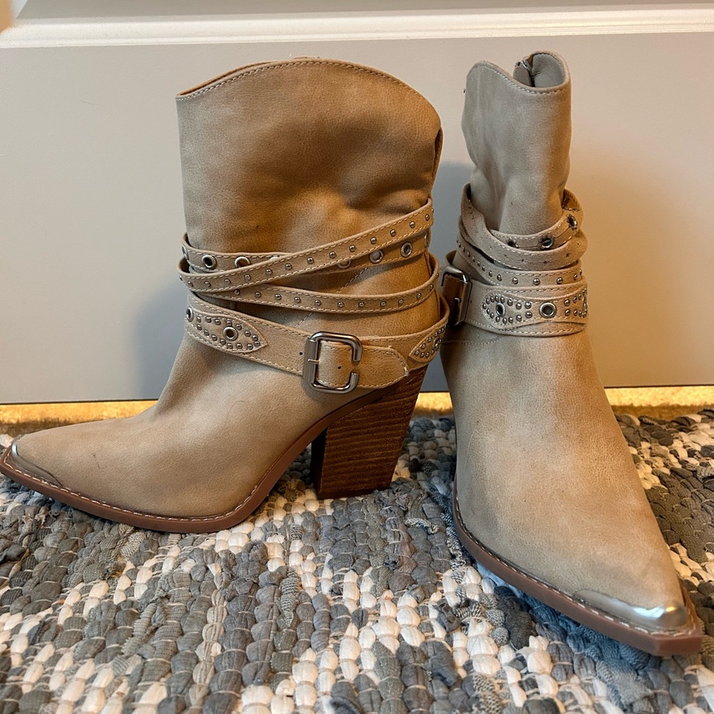 Michael Shannon western ankle boots